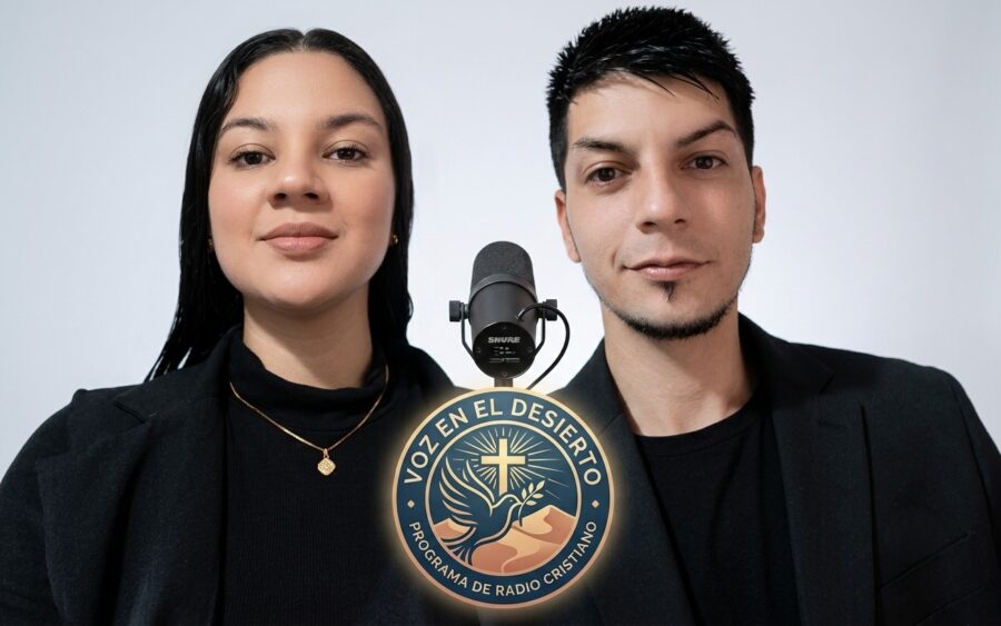 Melanie Schick y Alexis Casas VOZ EN EL DESIERTO